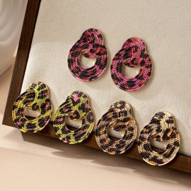 اقراط نسائي بنمط الفهد