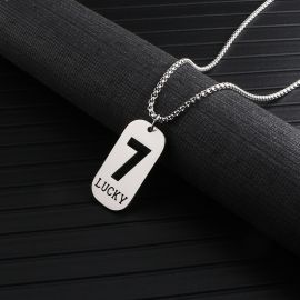 قلادة من الفولاذ المقاوم للصدأ على شكل رقم 7 مربع