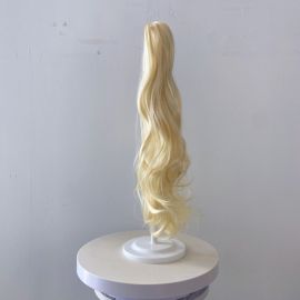 شعر مستعار نسائي من الألياف الاصطناعية باللون الذهبي الفاتح 