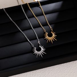 قلاده نسائيه ناعمه على شكل شمس من الفولاذ المقاوم للصدا