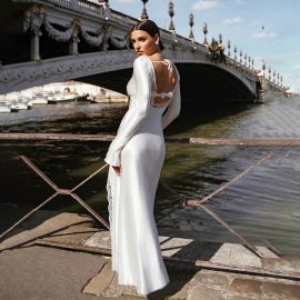 فستان نسائي طويل ناعم مزين بالدانتيل