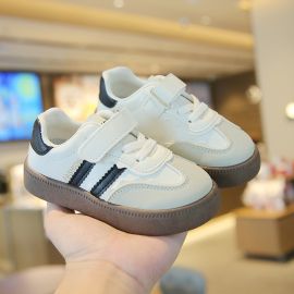 حذاء رياضي بنعل ناعم من البولي كلوريد الفينيل المقاوم للأطفال 