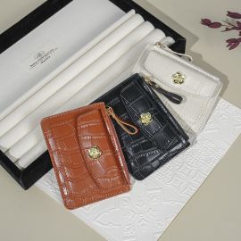 محفظة نسائية جلدية