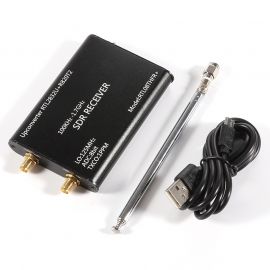 لراديو المعرف بالبرمجيات (Software Defined Radio, SDR) هو تقنية جديدة في مجال الاتصالات اللاسلكية والإذاعة، تعتمد على تعريف بروتوكولات الاتصال اللاسلكي بواسطة البرمجيات بدلاً من الاعتماد على الدوائر الإلكترونية الصلبة. يمكن ترقية نطاق التردد، وبروتوكولات 