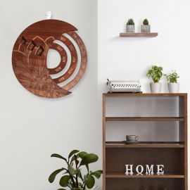 تقويم خشبي يدوي  دائري بتصميم فني
