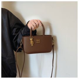 شنطة نسائي بتصميم عصرري