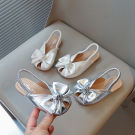 صندل مسطحة بشكل فيونكة للأطفال