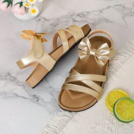 حذاء بناتي ذهبي مزين بفيونكا