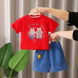 طقم قصير بتصميم دب متشابك الأيدي من القطن الخالص للمواليد 