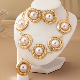 طقم نسائئ فاخر من ثلاث قطع