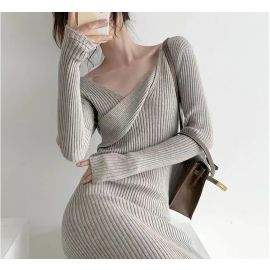 فستان مكمم وياقة انيقة محبوك فرنسي بتصميم أنيق للسيدات 