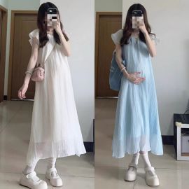 فستان نسائي طويل فضفاض للحوامل، يتميز بكسرات، وأكمام قصيرة بتفاصيل كشكشة ناعمة