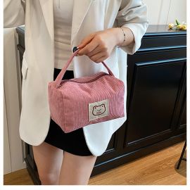 شنطة يد قماشيه بتصميم عصري