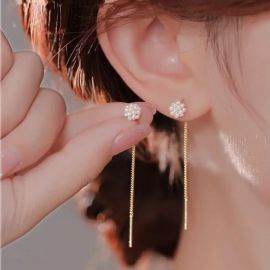 اقراط نسائي طويلة عصرية