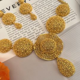 قلادة وأقراط دائرية مطلية بذهب عيار 24 قيراط للسيدات