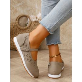 حذاء  نسائي قابل للتهويه ذات مقدمة مستديرة