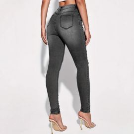 جينز نسائي ضيق