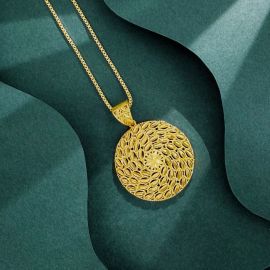 طقم مجوهرات دائري ذهبي أنيق يناسب الحفلات والمناسبات