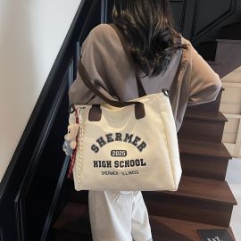 حقيبة كتف نسائية مع قلاده دبدوب