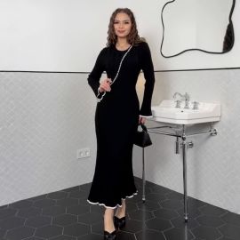 فستان نسائي طويل باكمام  طويلة