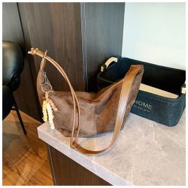 حقيبه كتف نسائية مع قلاده