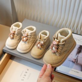 حذاء بناتي مبطنه بالصوف 