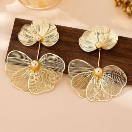 اقراط نسائيه على شكل ورده