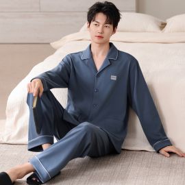 بجامه رجالي ساده باكمام طويلة من قطعتين