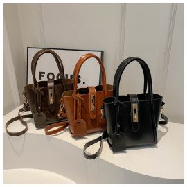 حقيبة يد نسائية بتصميم قفل عصري