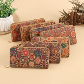 محفظة نسائية طويلة بسحاب معدني منقوشة بزخارف هندسية شرقية عصرية 