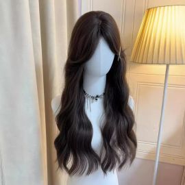 باروكة شعر طويلة ومموجة بشكل طبيعي مع فرق في المنتصف للنساء