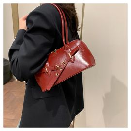 حقيبة نسائية مزينة بحزام بتصميم كاجوال