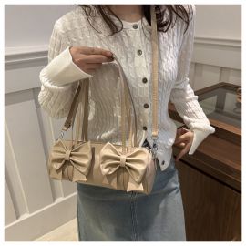 حقيبة نسائية كاجوال بتصميم فيونكة