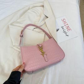 حقيبة نسائية بنمط تمساح حقيبة كتف أنيقة ومتعددة الاستخدامات