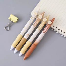 مجموعة من الأقلام الجافه المكونة من 4 أقلام بخط كتابة لون أسود 