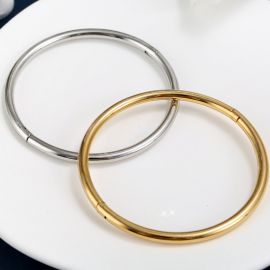 سوار نسائي بتصميم بسيط