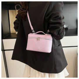 حقيبة يد نسائية مربعه الحجم