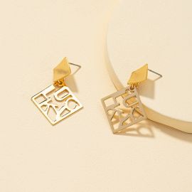 اقراط نسائية مربعه الشكل