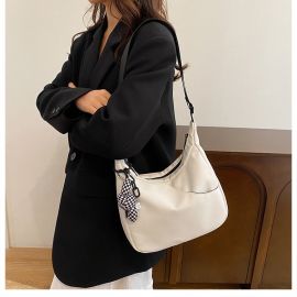 شنطة كتف نسائي بتصميم عصري