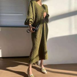 فستان شتوي سميك بأكمام طويلة وياقة عالية للسيدات 