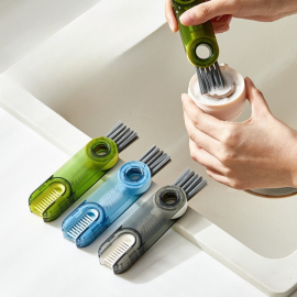 فرشاة ثلاثة في واحد لتنظيف أكواب الماء واغطيتها والزوايا الضيقة