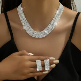 طقم اكسسوارات مكون من اربع قطع من احجار الراين 