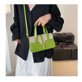 شنطه يد نسائيه مربعه الحجم