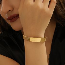 سوار نسائي من الفولاذ التيتانيوم بنمطين