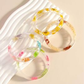 سوار بالزهور المجففة الطبيعية ملونة من الراتينج الشفاف للنساء