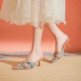 كعب نسائي مطرز ذات الوان متعدده