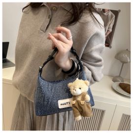 شنطه يد نسائي مع قلاده