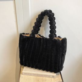 حقيبة نسائية من القطيفة كبيرة السعة