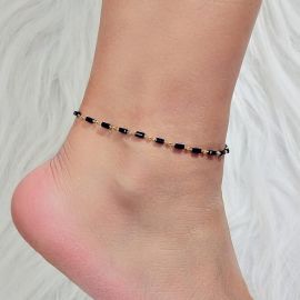 خلخال أنثوي رقيق بتصميم عصري يزين الكاحل ويمنحك لمسة جمالية فريدة