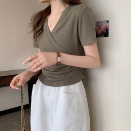 تيشرت نسائي ناعم باكمام قصيرة